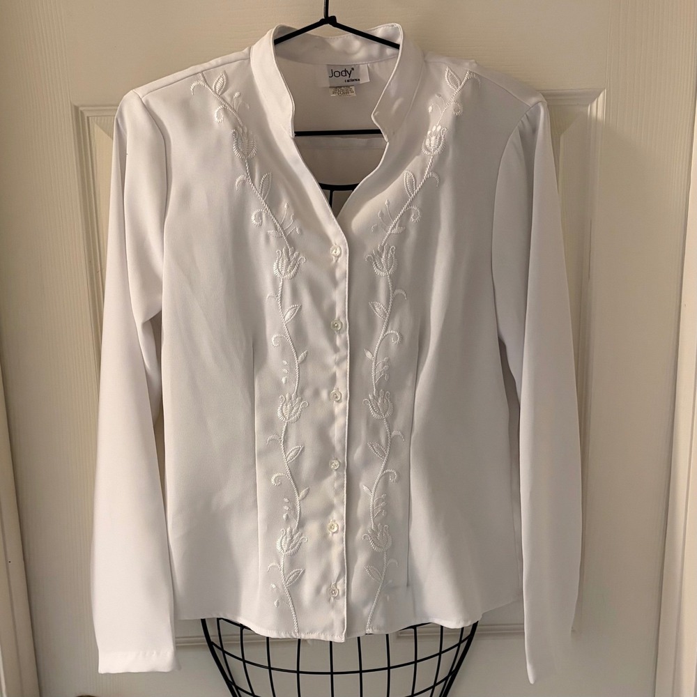 Jody California White Embroidered Floral Button Front Blouse Women's Sz 6